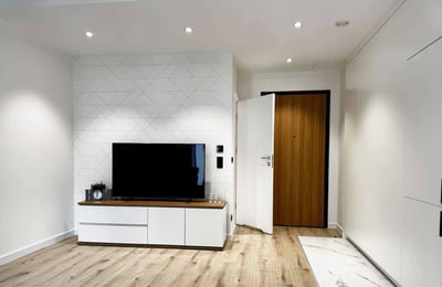 Alquiler de un elegante apartamento de 1 habitación, 32 m², Wola, Varsovia, Polonia